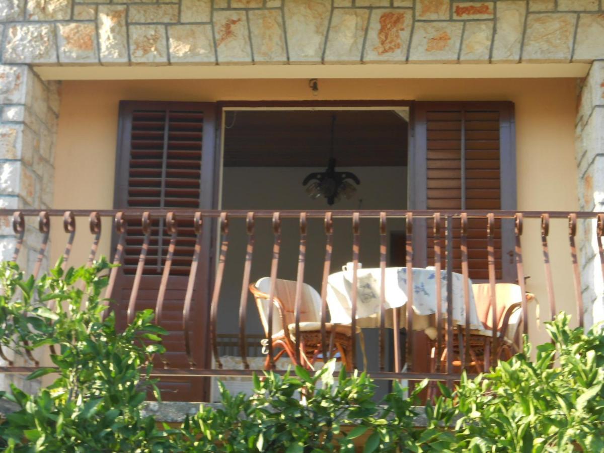 Apartment Groundfloor Jelsa  Exterior foto